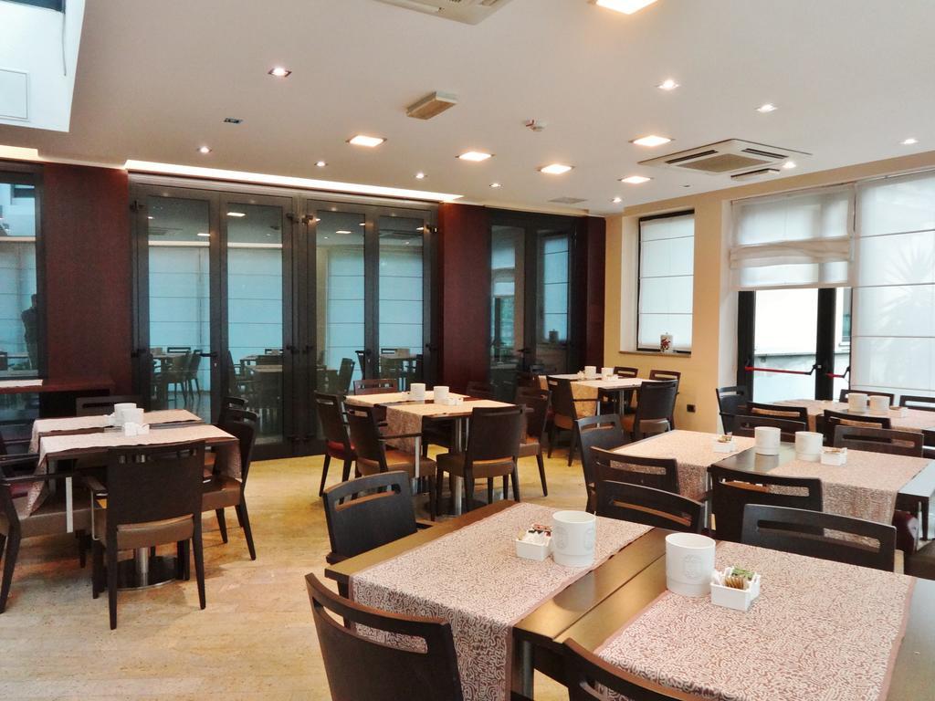 Hotel Tiffany Milano Треццано-суль-Навиглио Экстерьер фото