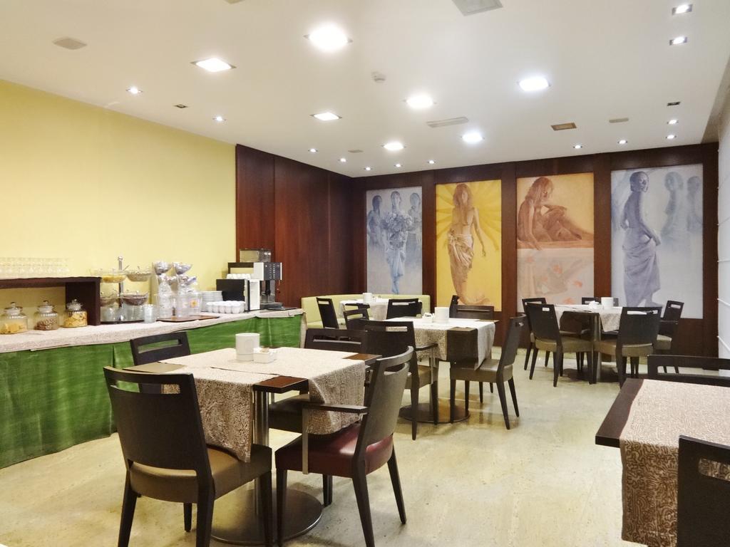 Hotel Tiffany Milano Треццано-суль-Навиглио Экстерьер фото